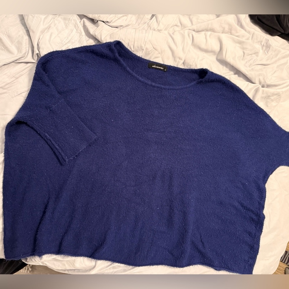 Wide cut flowy sweater